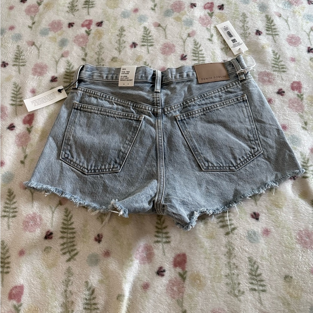 Aritzia Denim Forum '90s Vintage Cut-off Denim Short NWT - Picture 8 of 8